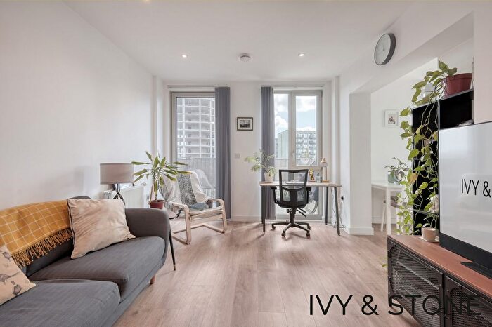 1 Bedroom Flat For Sale In Copeland Court, Silvertown, E16