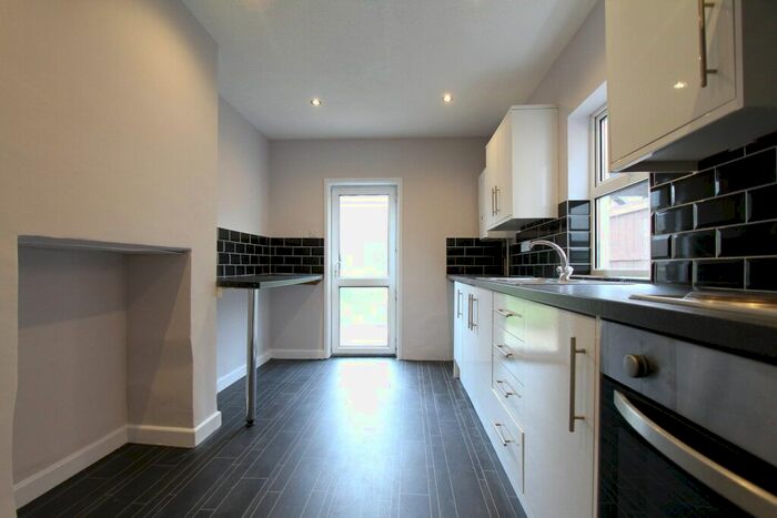 3 Bedroom Terraced House To Rent In Warwick Road, Banbury, Oxon, OX16