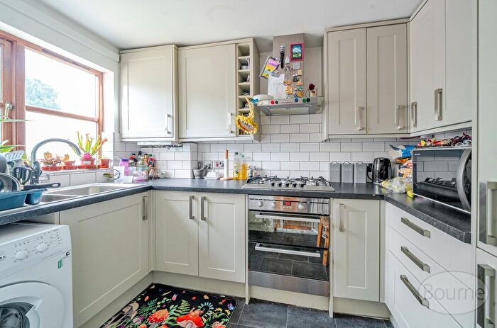 2 Bedroom Detached House For Sale In Sycamore Drive, Ash Vale, Surrey, GU12