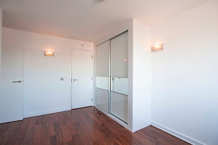 3 Bedroom Flat To Rent In John Harrison Way, London, SE10