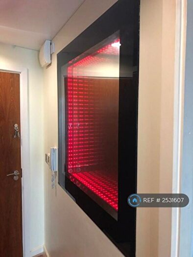 2 Bedroom Flat To Rent In Leeds Road, Bradford, BD1