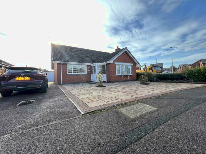 2 Bedroom Detached Bungalow To Rent In Lowfield Road, Blackpool, FY4