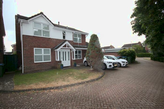 4 Bedroom Detached House To Rent In Laurel Gardens, Locks Heath, Southampton, SO31