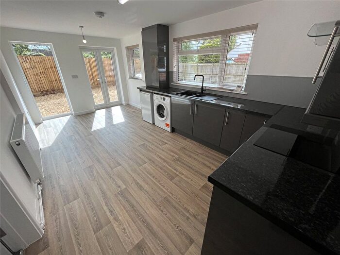 1 Bedroom Flat To Rent In Lowbrook Lane, Tidbury Green, Solihull, West Midlands, B90