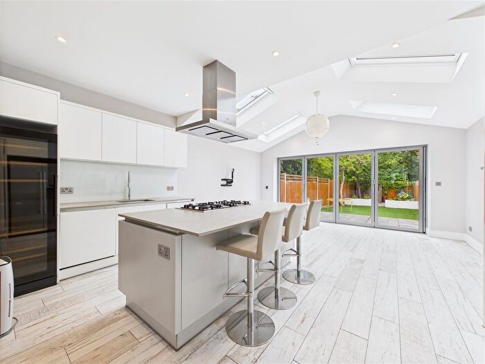 4 Bedroom End Of Terrace House To Rent In Dordrecht Road, London, W3