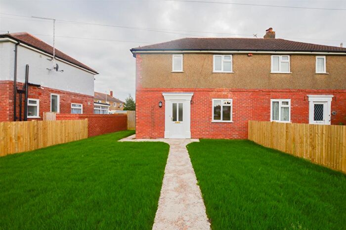 2 Bedroom Semi-Detached House To Rent In Knoll Crescent, Hampden Park, Eastbourne, BN22