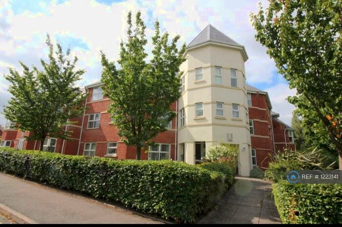 2 Bedroom Flat To Rent In Tudor Coppice, Solihull, B91