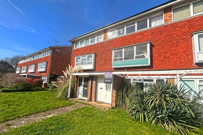 2 Bedroom Flat For Sale In Simpson Road, Richmond, TW10