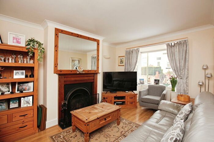 3 Bedroom End Terrace House For Sale In Hartop Road, Torquay, TQ1