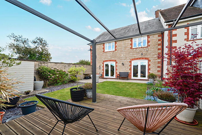 3 Bedroom Semi Detached House For Sale In Somerset Court, Wanborough, Swindon, SN4