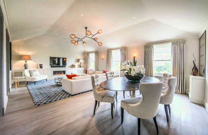 3 Bedroom Flat To Rent In Hyde Park Gardens, London, W2