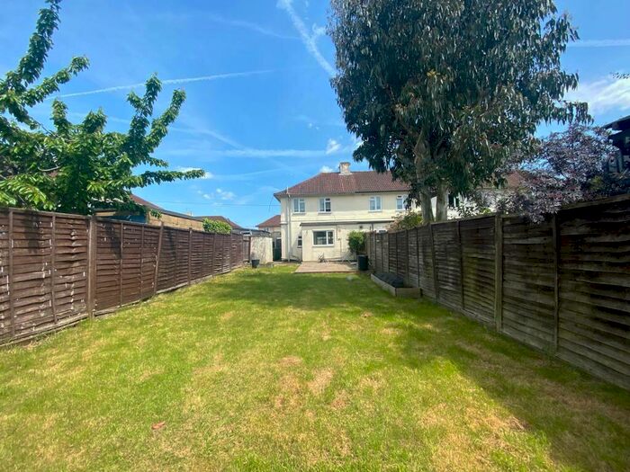 3 Bedroom End Of Terrace House To Rent In Monks Way, Southampton, SO18