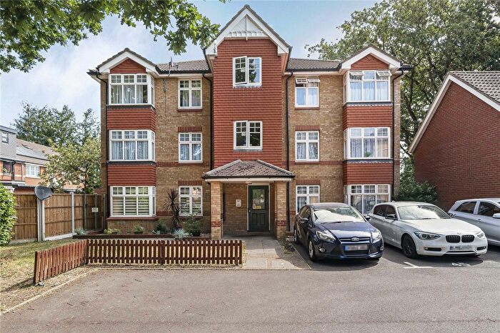 2 Bedroom Flat For Sale In Avondale Gardens, Hounslow, TW4