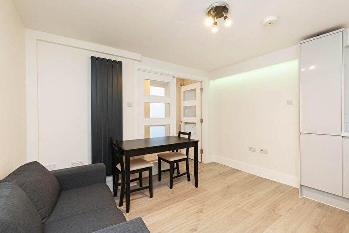 Flat To Rent In Mill Lane, West Hampstead, NW6