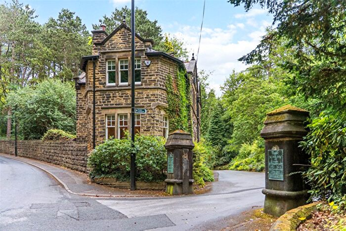 4 Bedroom Detached House For Sale In The Hollies Lodge, Weetwood Lane, Leeds, West Yorkshire, LS16