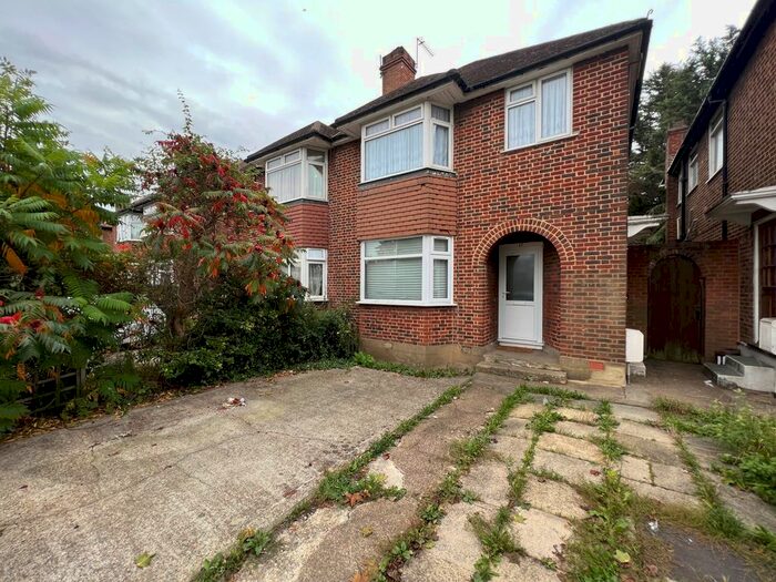 2 Bedroom Maisonette To Rent In Bridge Close, Enfield, EN1
