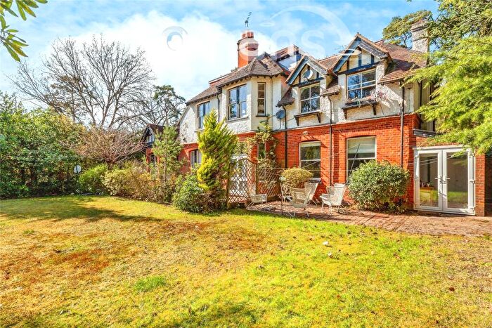 2 Bedroom Flat To Rent In Brockenhurst Road, Ascot, Berkshire, SL5