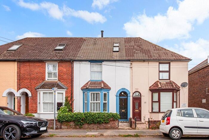 3 Bedroom Terraced House For Sale In Charles Street, Petersfield, Hampshire, GU32