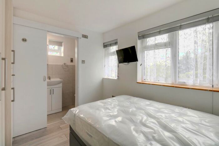 1 Bedroom Property To Rent In Rambler Close, Taplow, Buckinghamshire, SL6