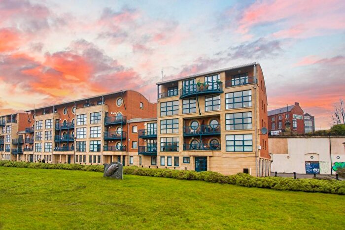 3 Bedroom Maisonette To Rent In Mariners Wharf, Quayside, Newcastle Upon Tyne, NE1
