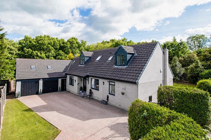 4 Bedroom Detached House For Sale In Wood Lane, Castleford, WF10