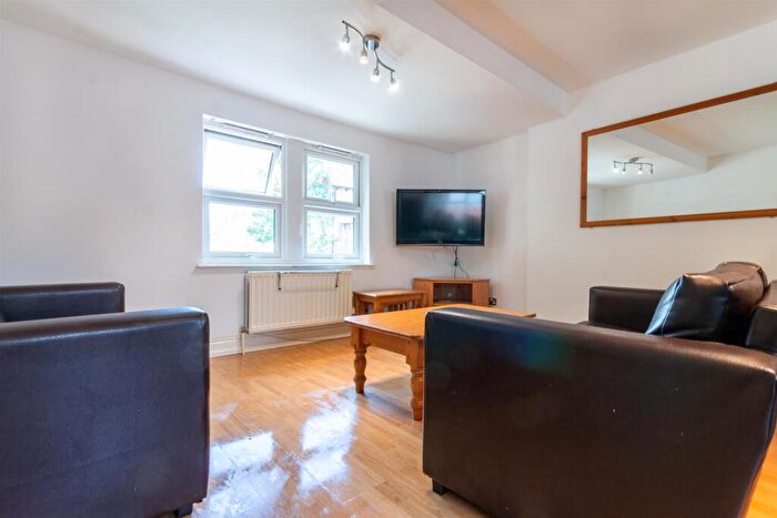 6 Bedroom Apartment To Rent In George House, Osborne Road, NE2