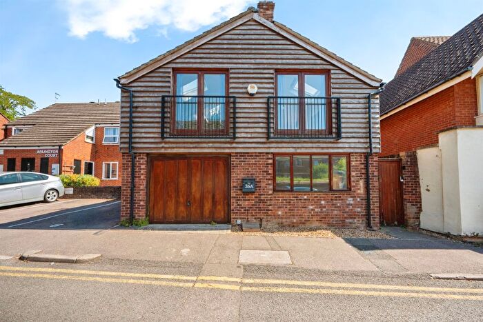 3 Bedroom Detached House For Sale In Tavistock Place, Bedford, MK40