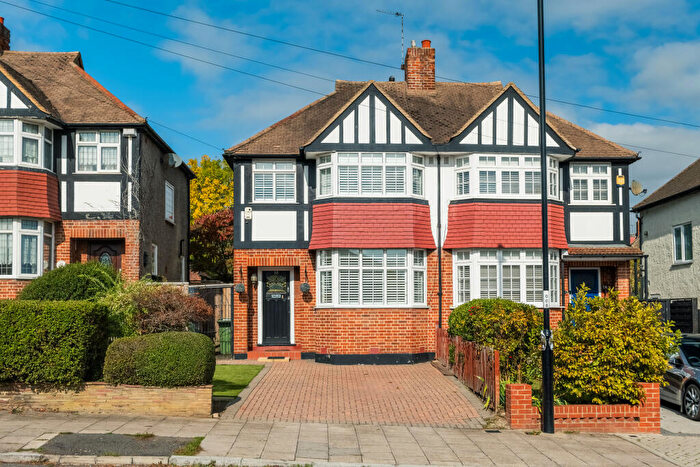 3 Bedroom Semi Detached House For Sale In Senlac Road, London, SE12