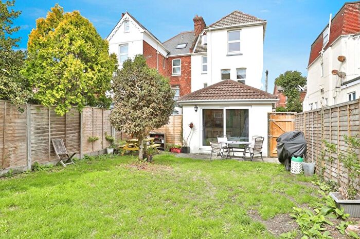 1 Bedroom Flat For Sale In Westby Road, Bournemouth, Dorset, BH5