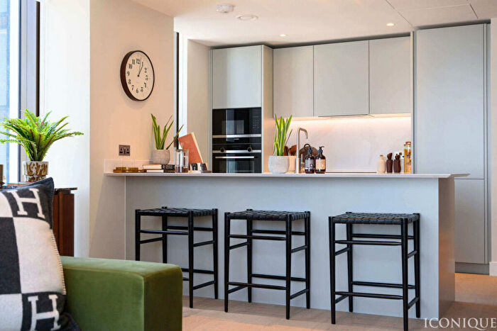 2 Bedroom Apartment For Sale In Marsh Wall, London, E14