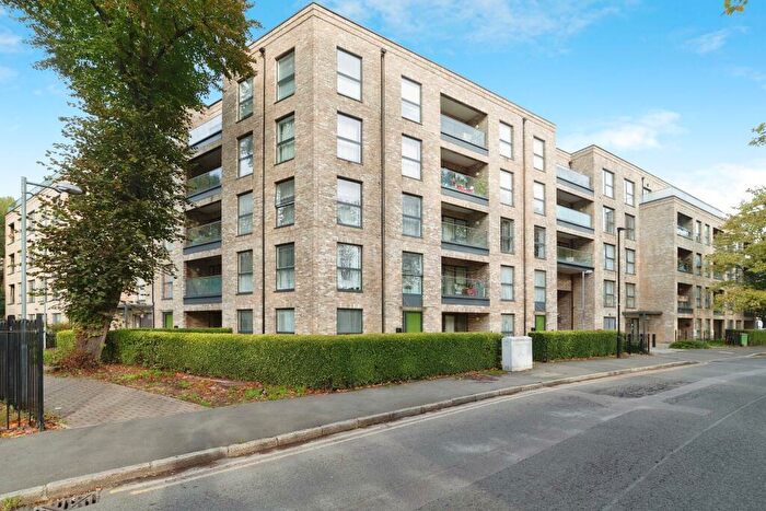 2 Bedroom Apartment To Rent In Quayside House, E16