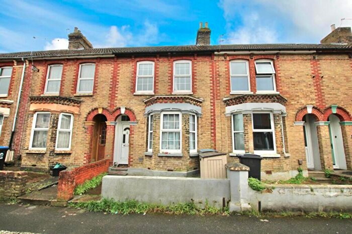 2 Bedroom Terraced House To Rent In Longfield Road, Dover, CT17