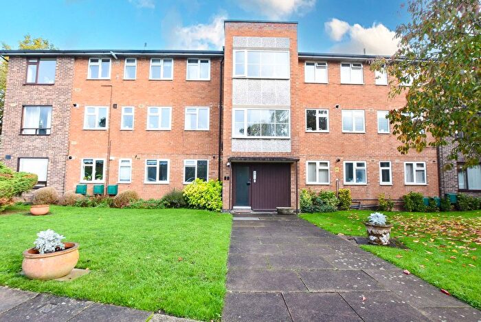 3 Bedroom Flat To Rent In Dukes Drive, Clarendon Park, Leicester, LE2