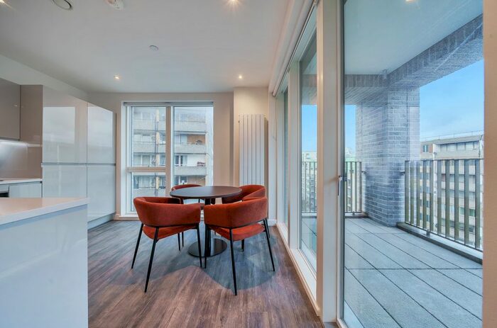 2 Bedroom Flat To Rent In Thurlow Street, London, SE17