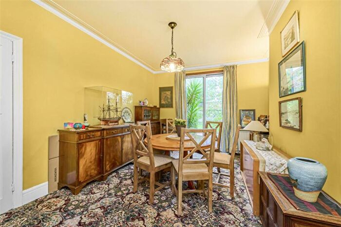 4 Bedroom Semi-Detached House For Sale In Nightingale Lane, SW12