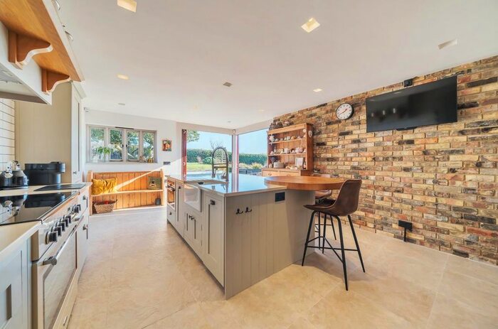 4 Bedroom Detached House For Sale In Pratling Street, Aylesford, ME20