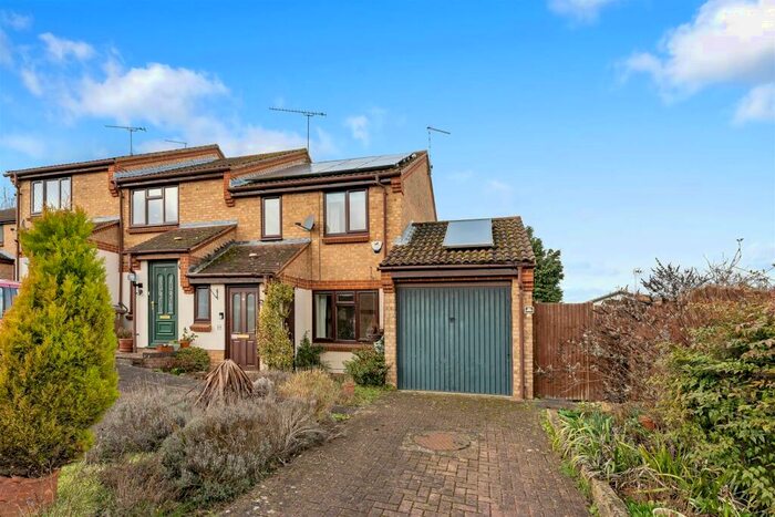 3 Bedroom House For Sale In Motts Close, Watton At Stone, SG14