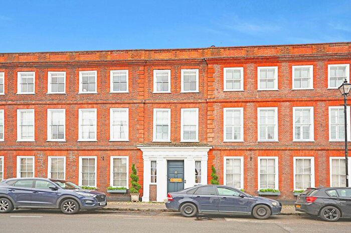 2 Bedroom Apartment For Sale In Elmodesham House, Amersham, HP7