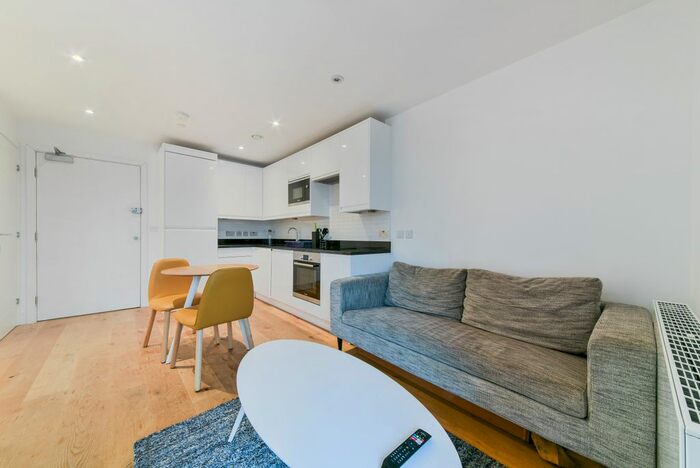 1 Bedroom Flat To Rent In South End, Croydon, CR0