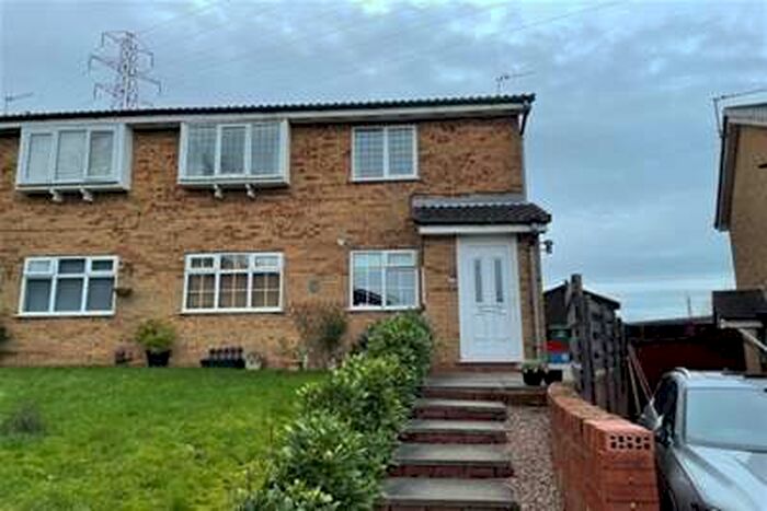 2 Bedroom Flat To Rent In Brierley Hill, West Midlands, DY5