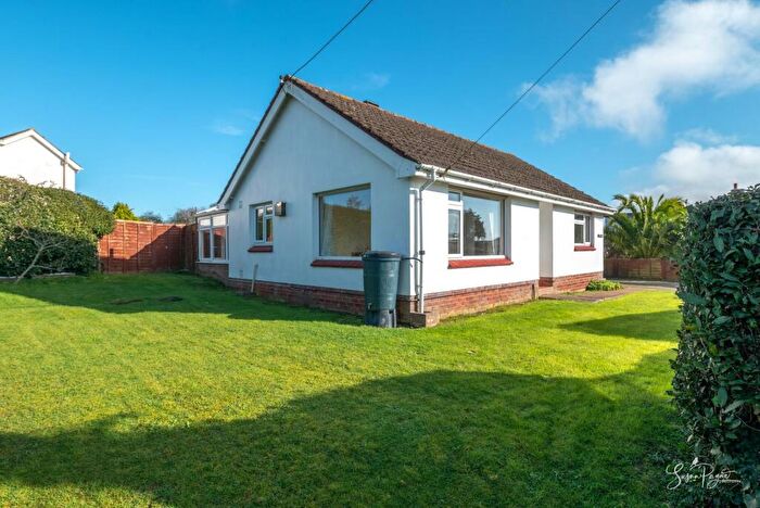 2 Bedroom Detached Bungalow For Sale In Church Road, Havenstreet, Ryde, PO33