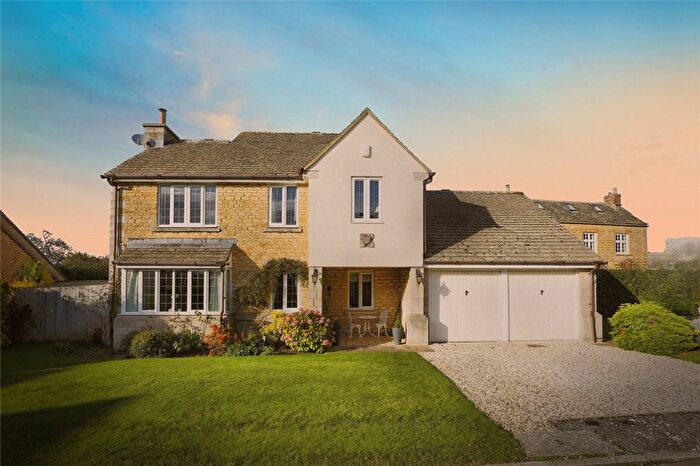 4 Bedroom Detached House For Sale In Meadow Orchard, Broadway, WR12
