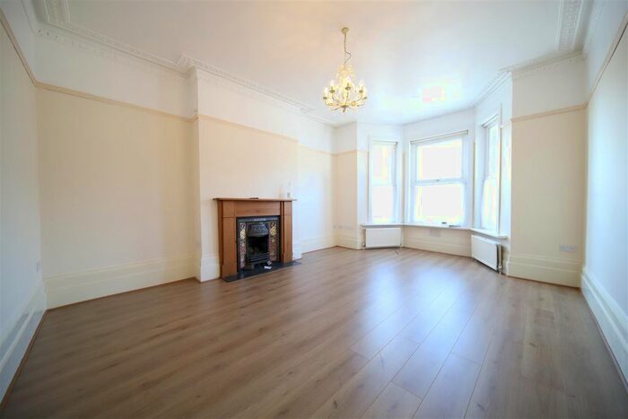1 Bedroom Flat To Rent In Oakleigh Road North, London, N20