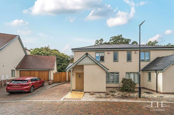 3 Bedroom Semi-Detached House For Sale In Watlington Gardens, Brentwood, CM13