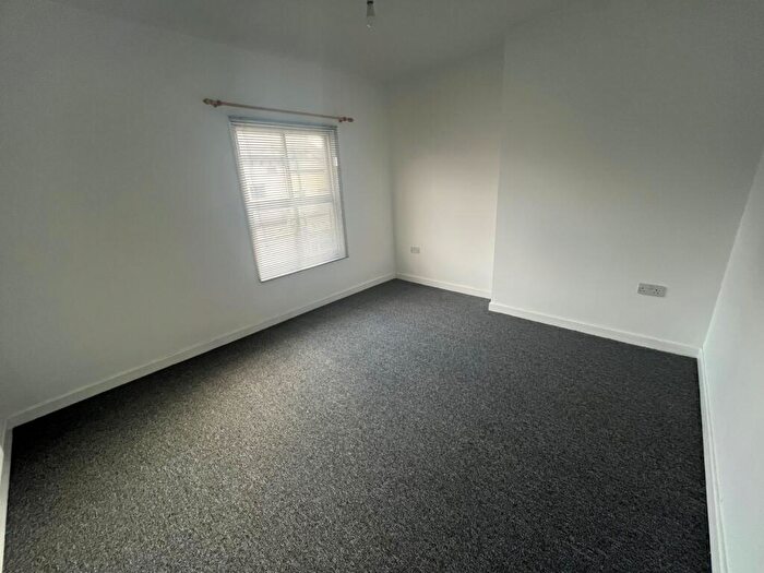 1 Bedroom Flat To Rent In Alfreton Road, Nottingham, Nottinghamshire, NG7
