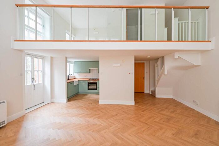 2 Bedroom Flat For Sale In York Way, King's Cross, London, N1