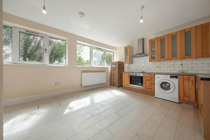 2 Bedroom Apartment To Rent In Stembridge Road, London, SE20