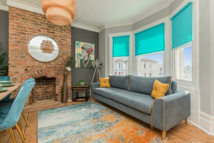 2 Bedroom Apartment To Rent In Ditchling Rise, Brighton, BN1