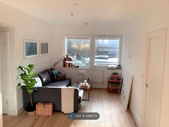 2 Bedroom Flat To Rent In High Street, Croydon, CR0