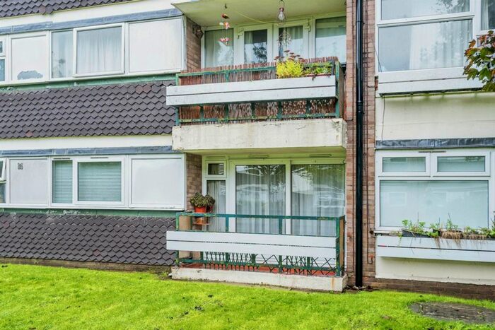 1 Bedroom Flat For Sale In Latimer Grange, Headington, Oxford, OX3